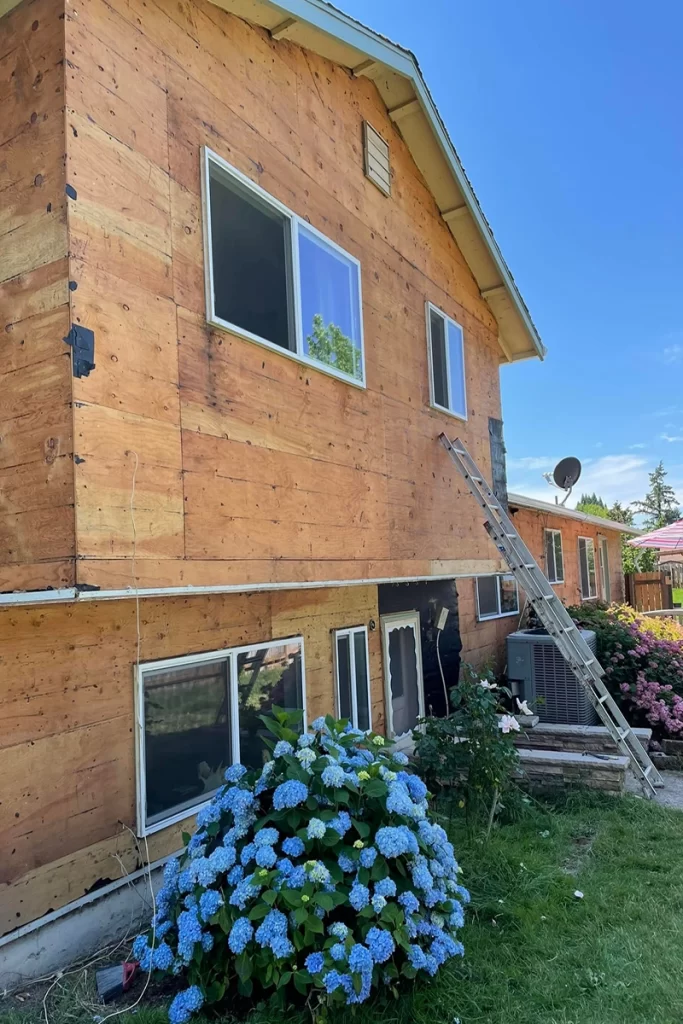 house-in-preparation-for-new-siding